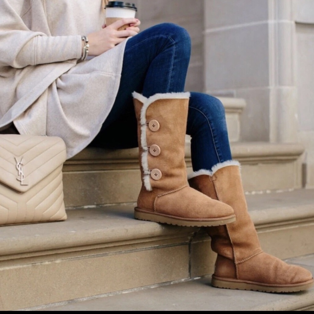 UGG Tall Bailey Button Chestnut Boot SZ 8